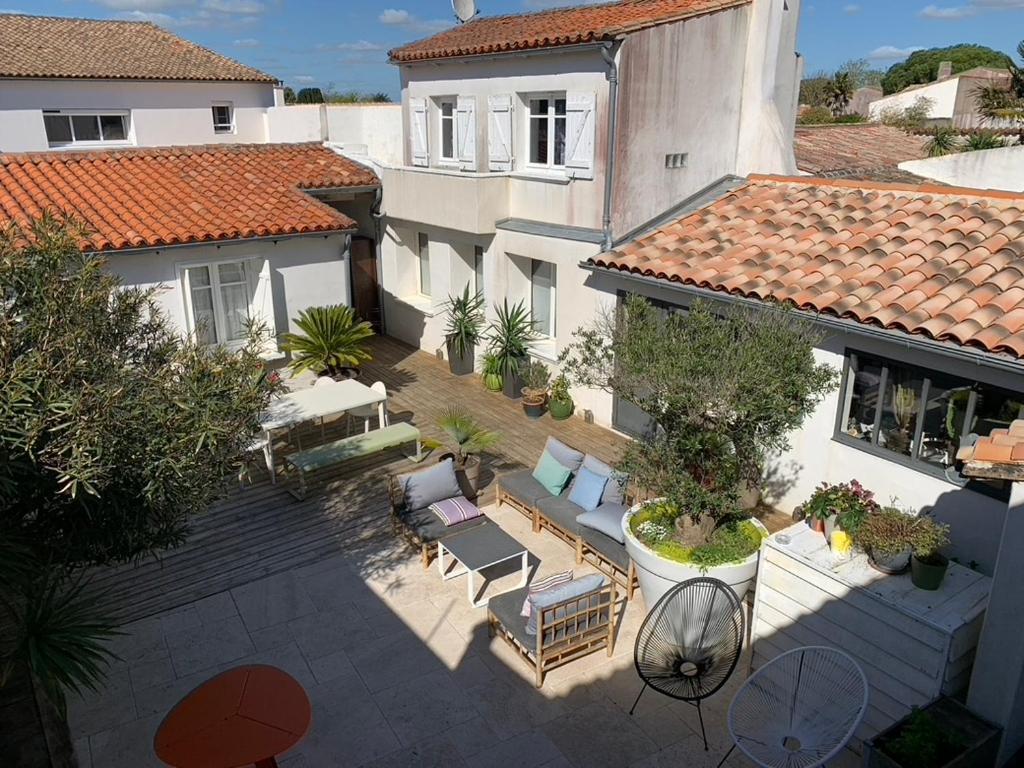 Maison Face Au Soleil เลอบัวส์-ปลาจ-อ็อง-เร ภายนอก รูปภาพ